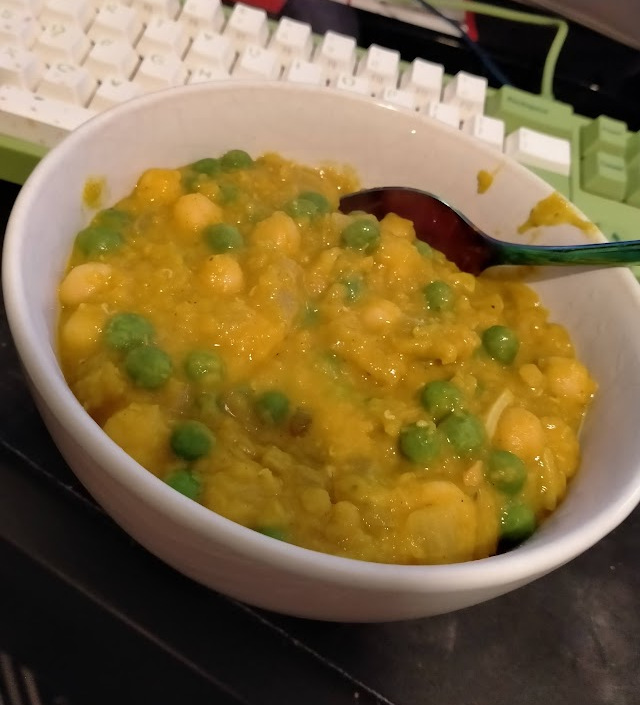 lentil soup with peas and chickpeas